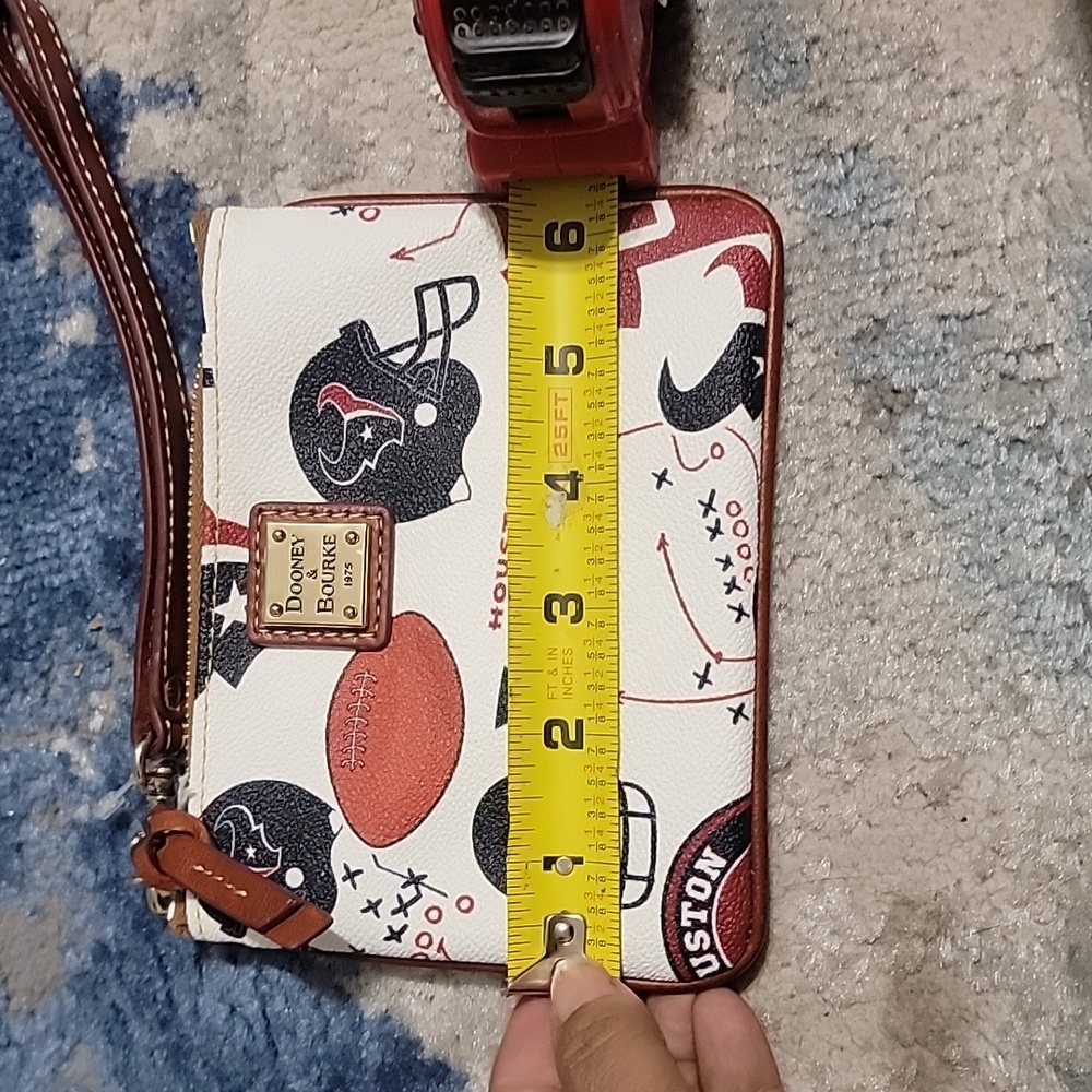 Dooney & Bourke